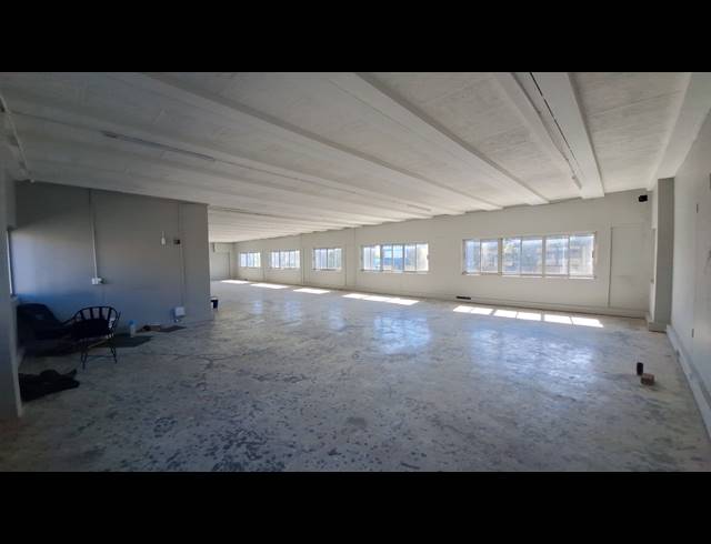 490M² SHOWROOM TO LET IN WYNBERG